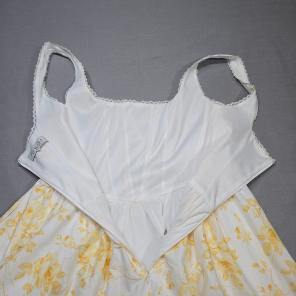 WAYF Desi Corset Midi Dress Small White Yellow Floral Lace Trim Milkmaid Size S - Picture 7 of 13